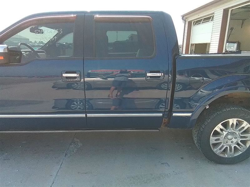 F1502009 Rear Side Door 3059870