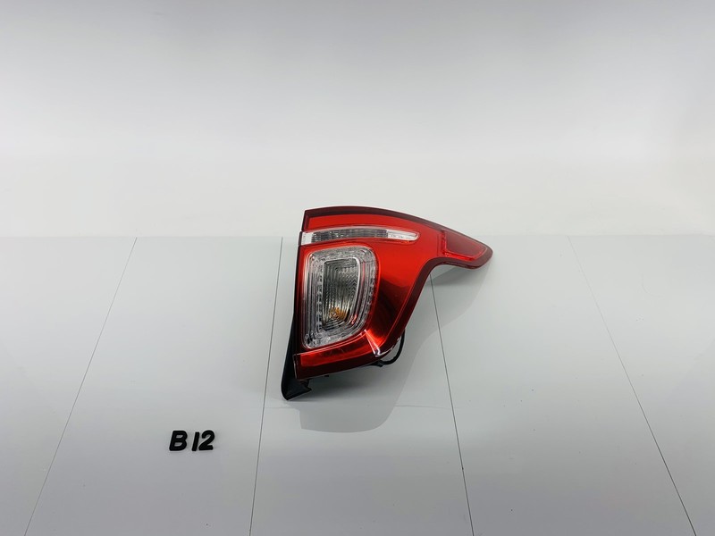 11-15 FORD EXPLORER U502 REAR RIGHT SIDE ON BODY TAIL LIGHT BRAKE STOP LAMP OEM