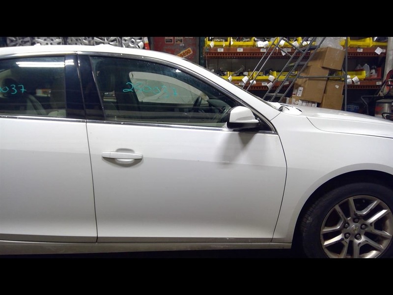Passenger Right Front Door Laminated Glass Fits 13-14 MALIBU 1528251