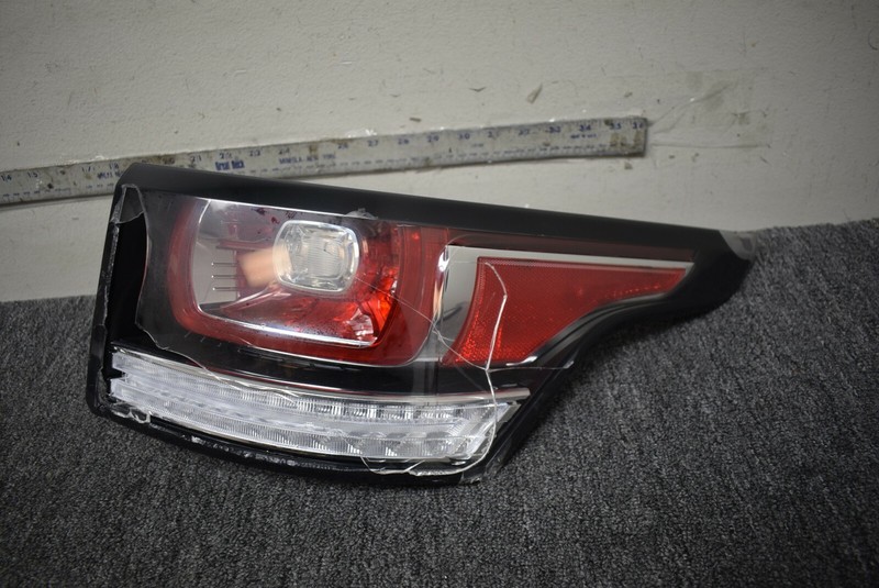 2014-2017 LAND ROVER RANGE ROVER SPORT RIGHT SIDE TAIL LIGHT FACTORY OEM