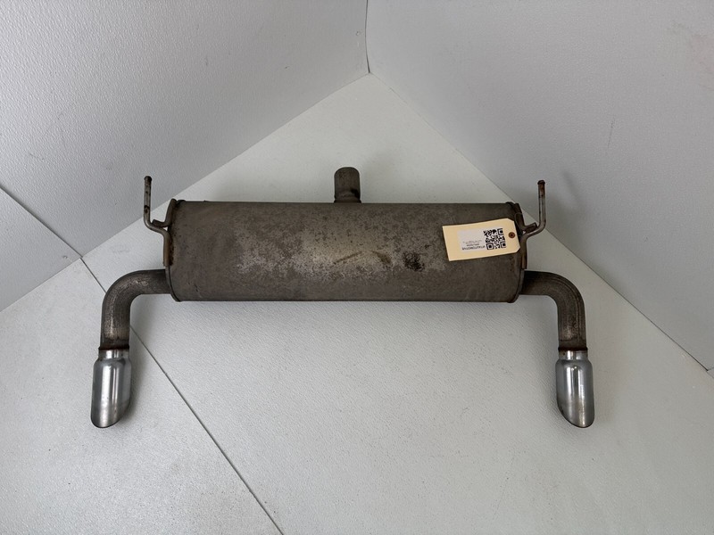 2014 - 2018 JEEP CHEROCKEE EXHAUS PIPE CANISTER WITH TIPS OEM
