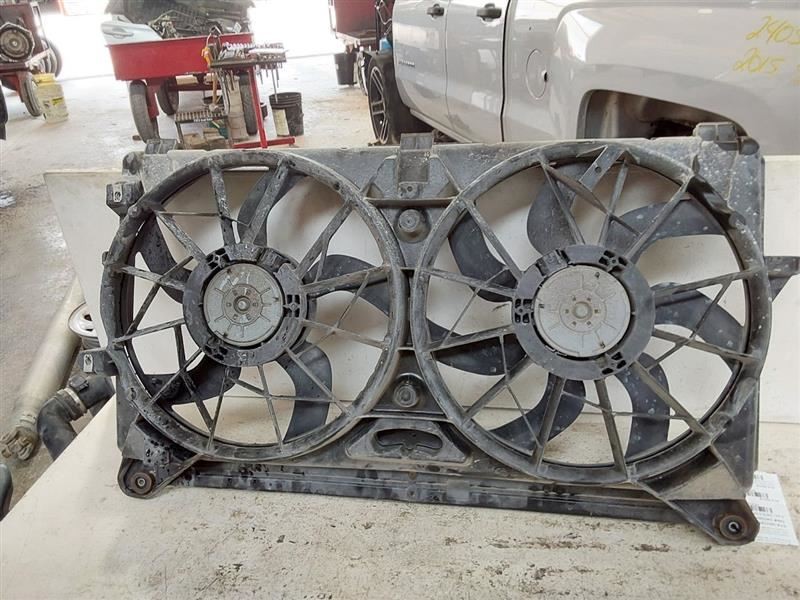 2007-2013 GMC Sierra 1500 Radiator Fan Motor Fan Assembly w/o Tow Package