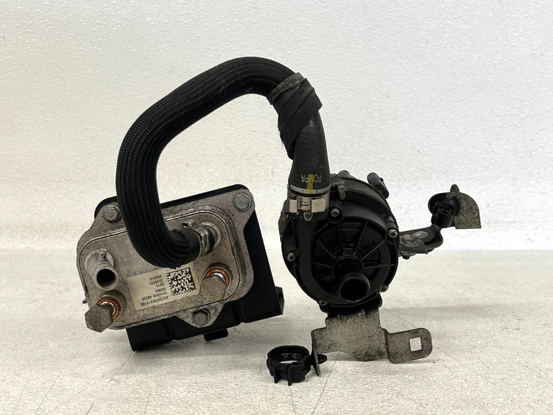 ⭐14-24 MASERATI QUATTROPORTE ENGINE COOLANT WATER PUMP W/ OIL COOLER OEM LOT2638