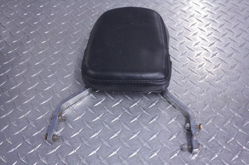 2005 HONDA VT 750 CB PASSENGER BACK REST CUSHION SISSY BAR OEM VT750 05
