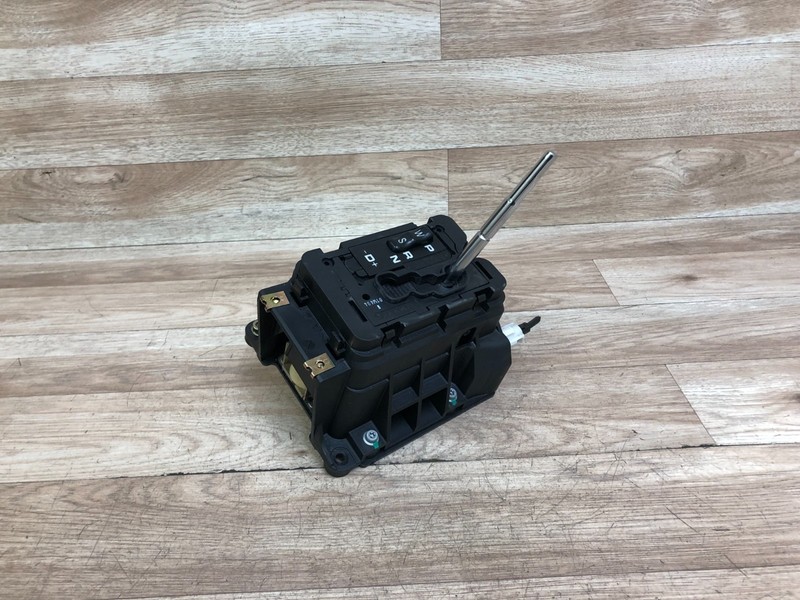MERCEDES BENZ OEM W210 E320 E430 E55 FRONT FLOOR GEAR SELECTOR SHIFTER 00-02