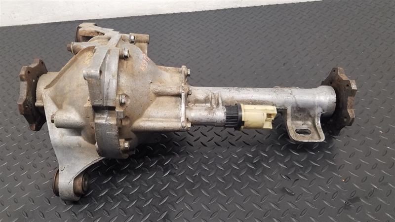 00-04 2006 Chevrolet Suburban 1500 Front Carrier 3.73 Ratio (GT4) OEM 15860083