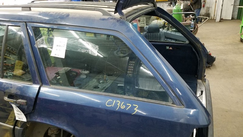 Driver Left Quarter Glass 124 Type 300TE Fits 88-93 MERCEDES 300E 302590
