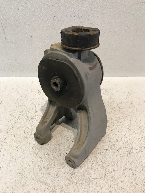 1999-2004 Honda Odyssey Rear Engine Motor Mount 3.5L 6 Cylinder Automatic