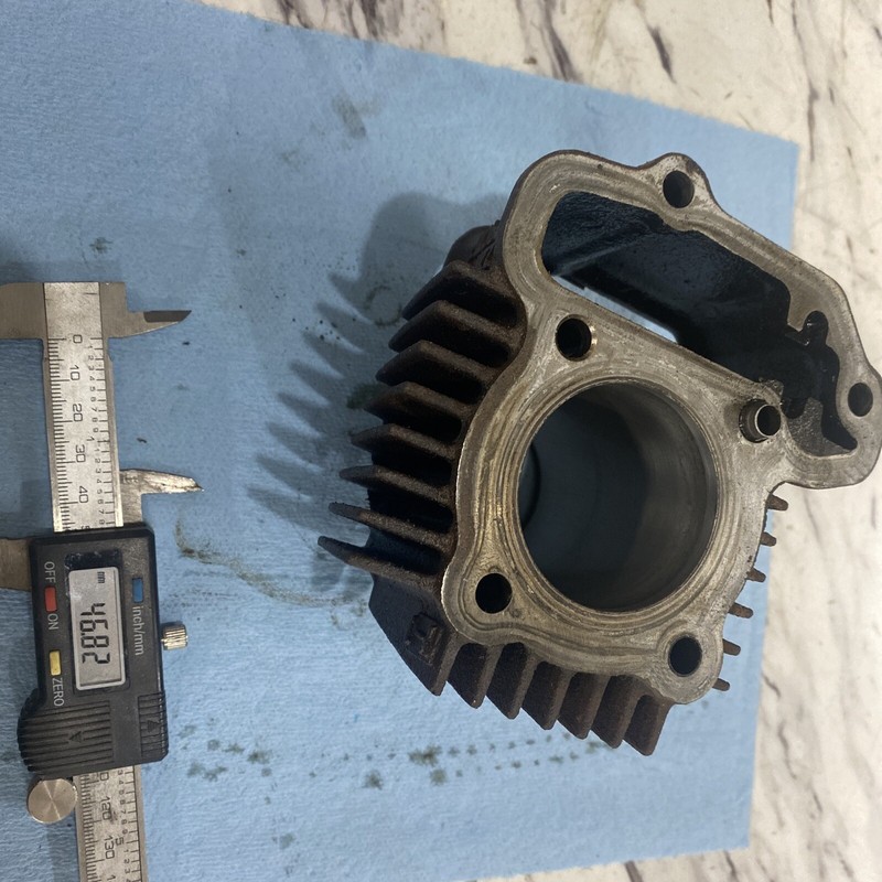1985 - 1986 Yamaha Moto-4 Badger 80 Yfm80 Motor Jug Cylinder