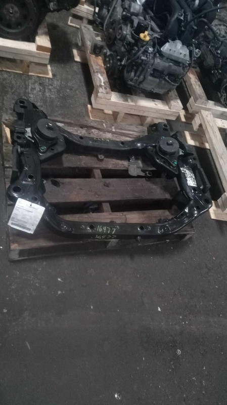 2015 KIA K900 Frame Crossmember OEM White 624103T060 94K Miles Warranty