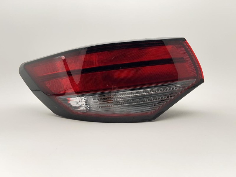 2020-2024 NISSAN SENTRA LEFT TAILLIGHT QUARTER MOUNTED 2.0L AT FWD 96K SV 64986