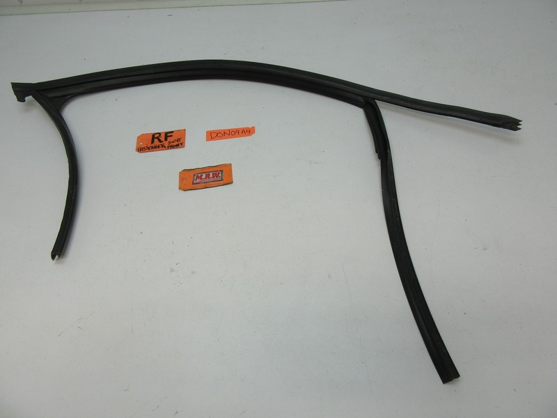 A4 S4 RIGHT FRONT DOOR PANEL SEAL WINDOW ROOF MOLDING TOP PASSENGER STRIP RUBBER