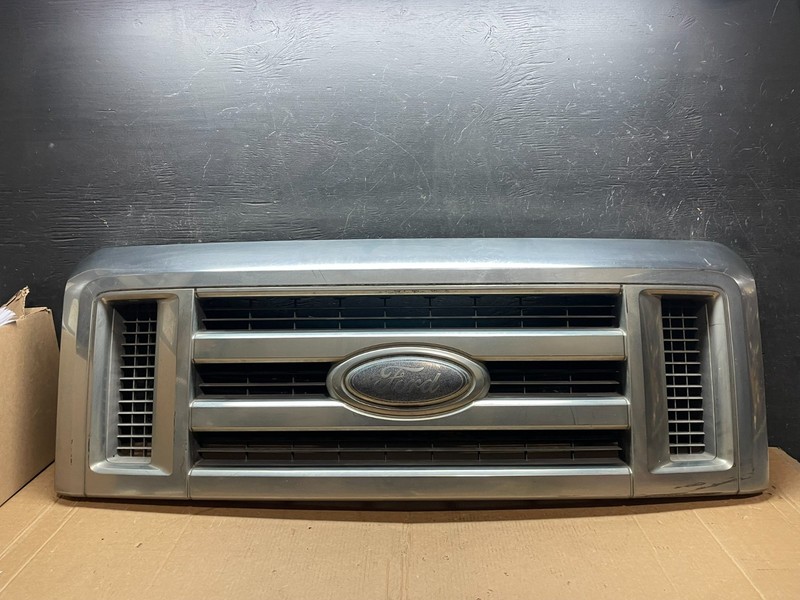 2008 to 2014 Ford Econoline E150 E250 Front Upper Chrome Grill Grille z5796 DG
