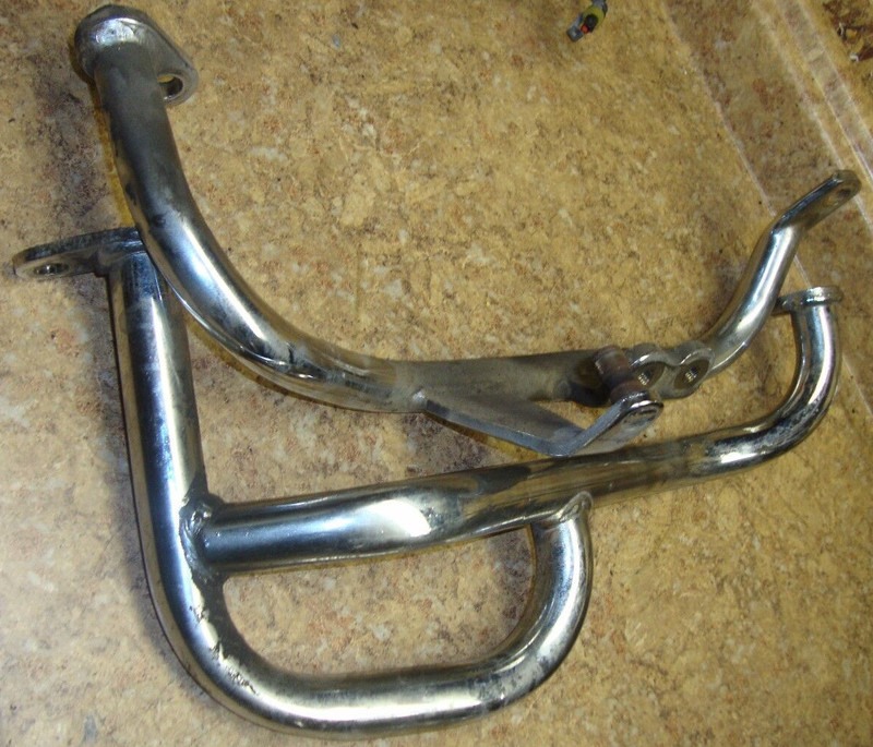 1985 Yamaha XV700 XV 700 Virago Left Engine Crash Bar Guard Highway Peg Mount