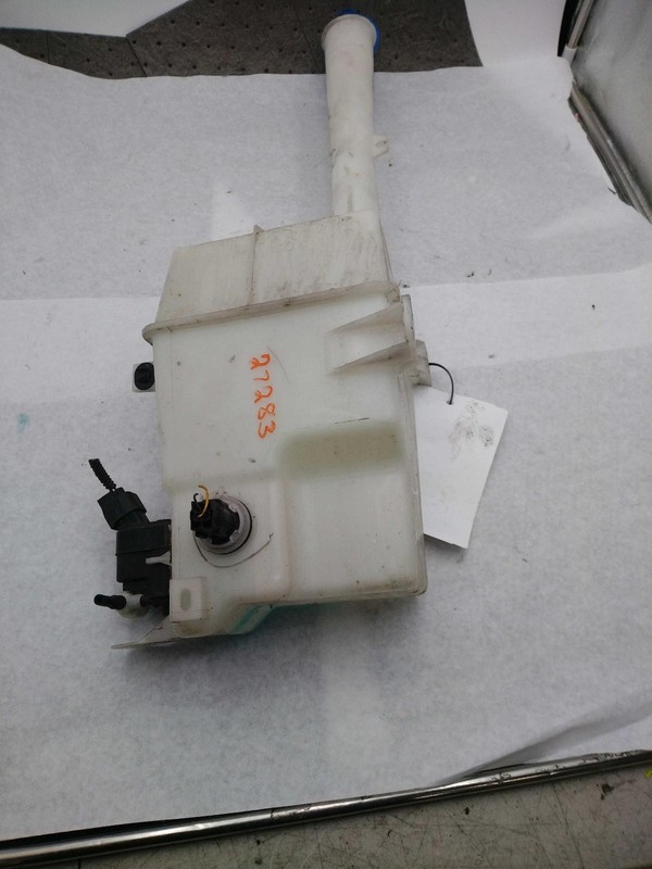 2015 Hyundai Santa Fe Washer Fluid Reservoir OEM Grey 2.40L 123K Miles