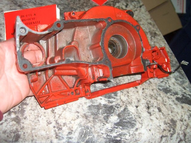 Jonsered 2071 crank case half flywheelside chainsaw part onlybin 82