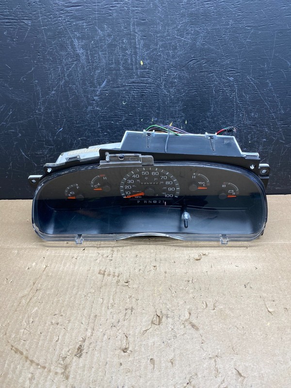 1999 to 2000 Ford E150 E250 E350 VAN Gauge Speedometer Cluster AC9041 DW