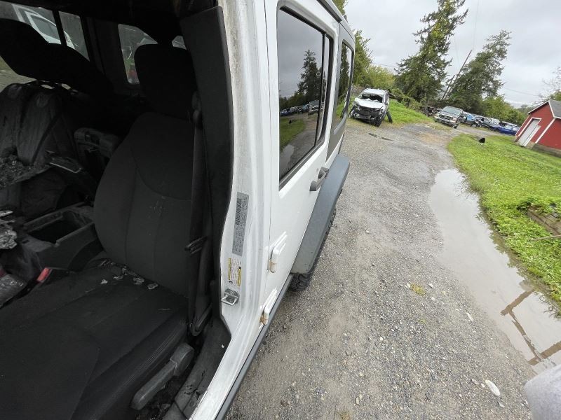 2007-2018 JEEP WRANGLER LEFT ROCKER W/POST WHITE PC: PW7 50K 49139