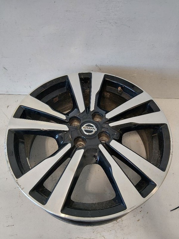 2018-2020 Nissan Kicks Wheel Rim 17x6-1/2 Alloy Machined and Painted