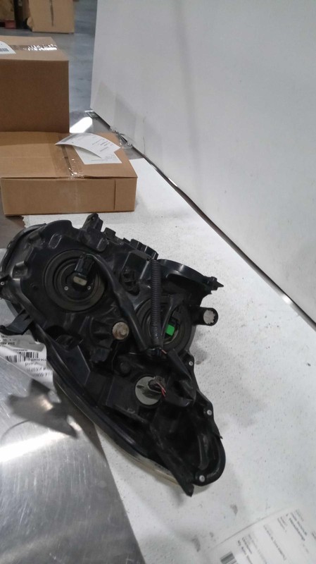 Used Left Headlight Assembly fits: 2008 Nissan Rogue halogen Left Grade A