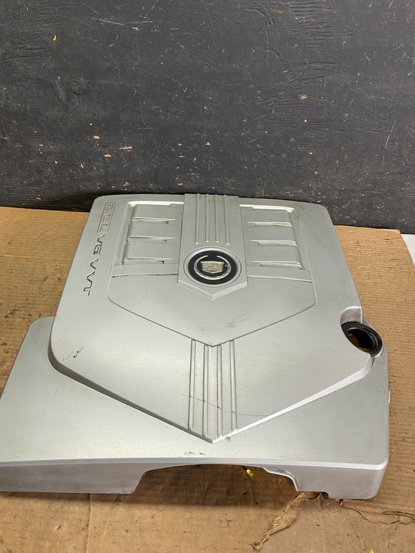 2004 to 2007 Cadillac CTS 2.8L Plastic Engine Cover Shield OEM Q9826 DG
