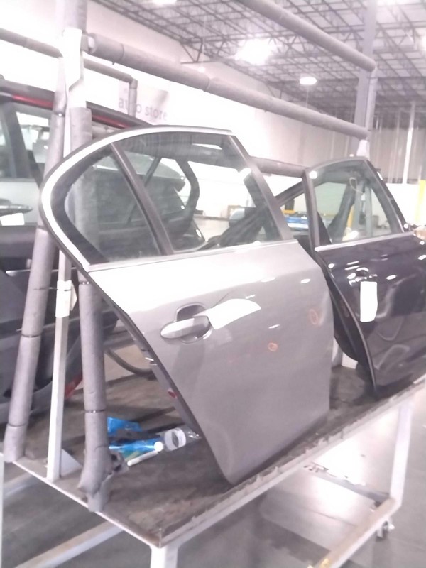 2006 BMW 530I Rear Right Door Silver Used OEM 378944 110K Miles