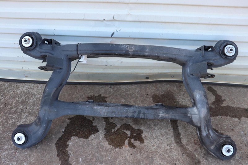 2014-2019 MERCEDES CLA CLASS C117 FWD A/T SPORT REAR CROSSMEMBER SUBFRAME OEM