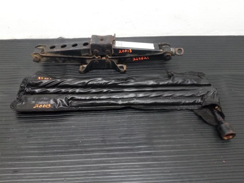 97-05 Chevrolet Venture Jack & Tool Kit Assembly OEM 10340880