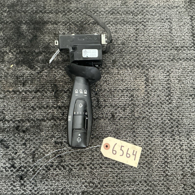 Freightliner Cascadia TRW Turn Signal Wiper Combo Switch- P/N: 06-89334-003