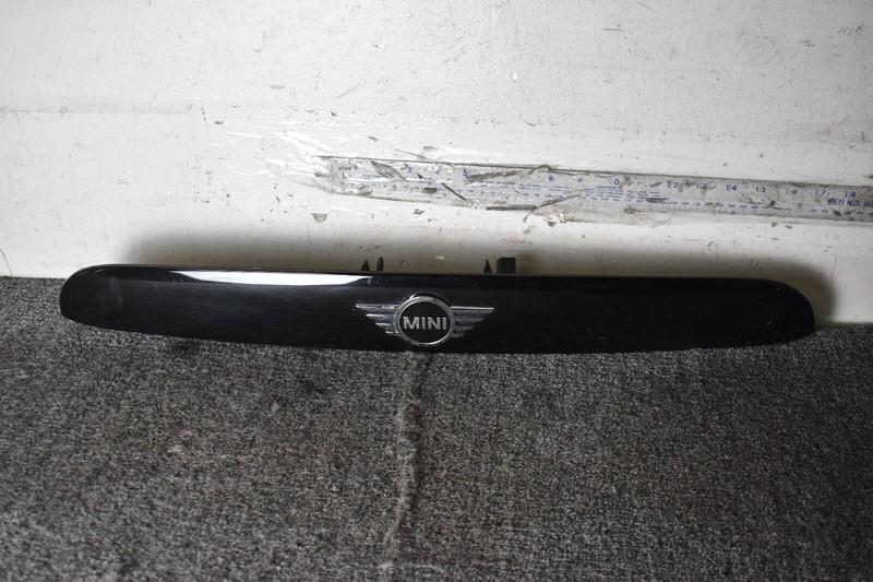 2018-2021 MINI COOPER LIFTGATE TRIM MOLDING FACTORY OEM