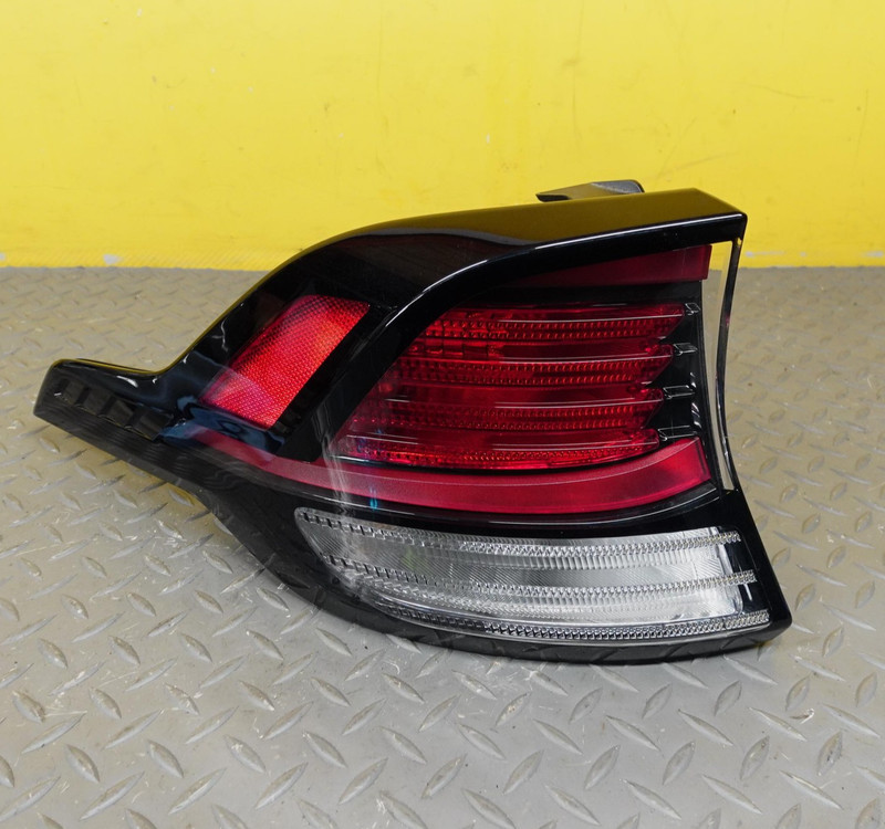 2023-2024 KIA SPORTAGE LEFT TAIL LIGHT OUTER QUARTER LED TAILLIGHT 92401P1020