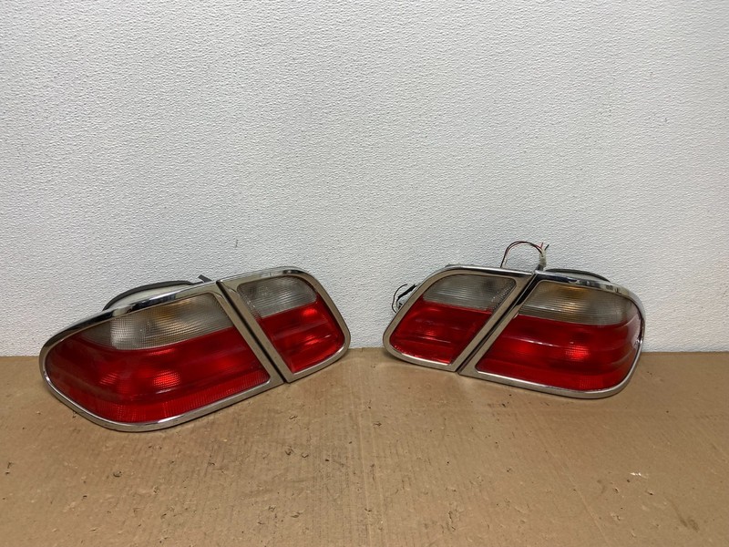 1998 - 2003 Mercedes Benz W208 CLK Left+Right Side Tail Lights + Inner AB6678 DW