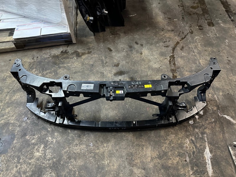 05-16 LAND ROVER FRONT END RADIATOR CORE SUPPORT BRACKET FRAME OEM