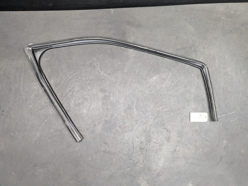 Front Right Door Window Glass Run Channel 2018 Ford Explorer 2011 2012 - 2019
