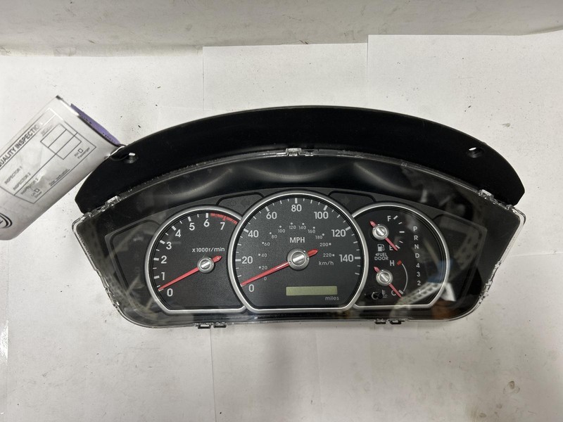 2004 MITSUBISHI ENDEAVOR Speedometer cluster 4WD 66k miles OEM 04