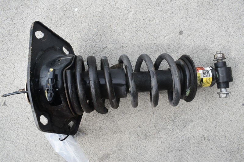 2010-2015 Camaro Rear Shock Absorber Strut Assembly OEM ORIGINAL *20951592* USED