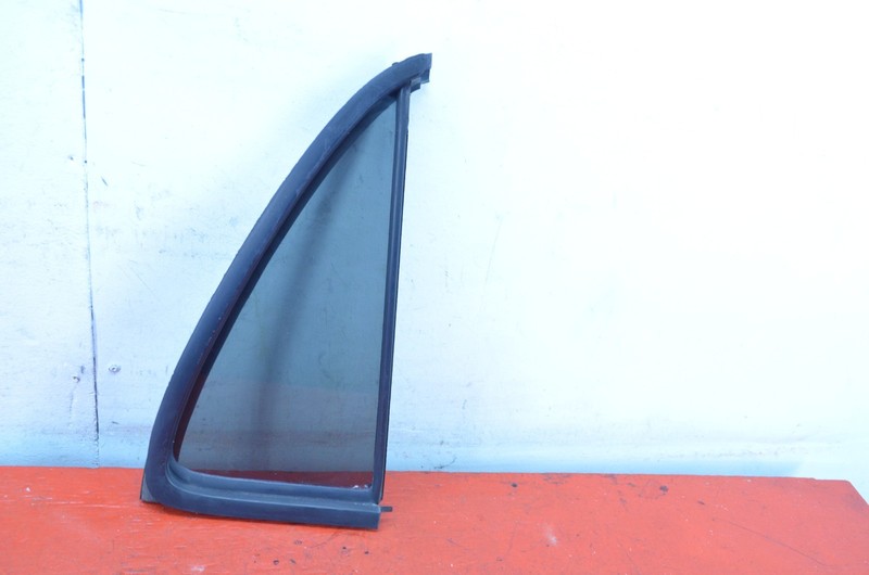 96-02 TOYOTA 4RUNNER REAR RIGHT PASSENGER SIDE VENT GLASS OEM