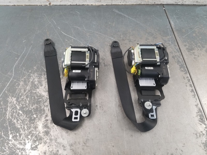 2017 Mercedes AMG C 63 S Seat Belt Partial Set #3490 C5
