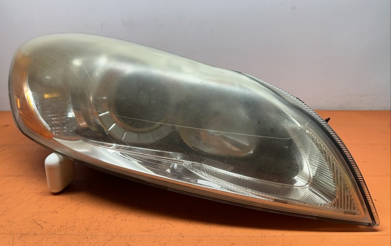 31299759 | 11 - 2013 Volvo C70 OEM Right Halogen Headlight Assembly RH
