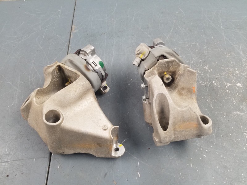 2015 12 - 16 Lamborghini Aventador Motor Mounts / Supports #3666 M7