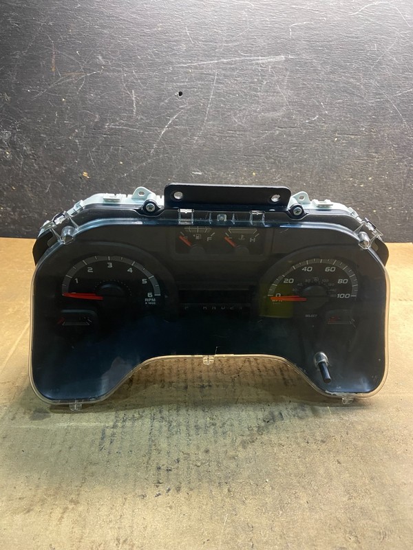 2014 Ford E150 E250 E350 VAN Gauge Speedometer Cluster OEM y3775DG