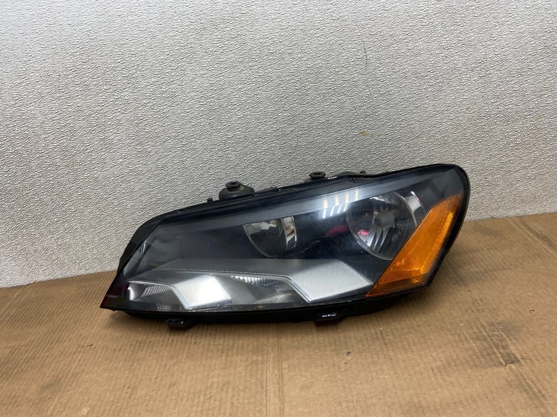2012-2015 Volkswagen Passat Left Driver LH Side Halogen Headlight OEM AA5293 DW