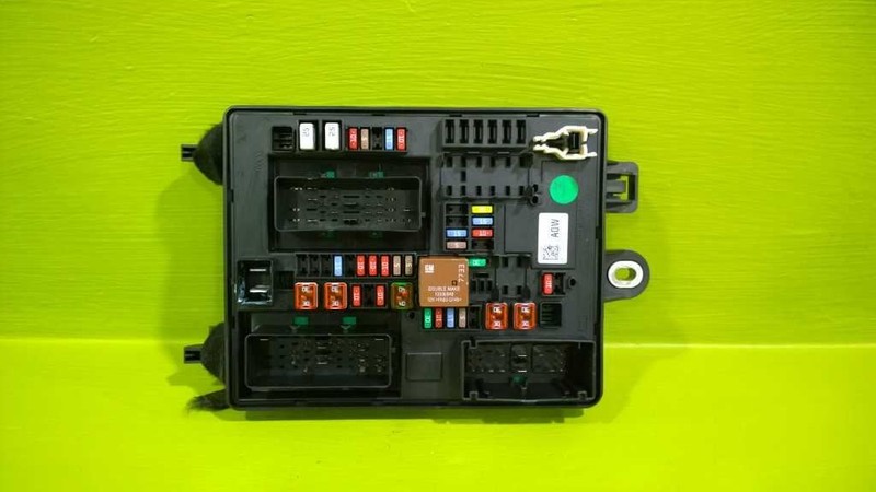 13 14 ATS JUNCTION FUSE RELAY BOX OEM 3666-36