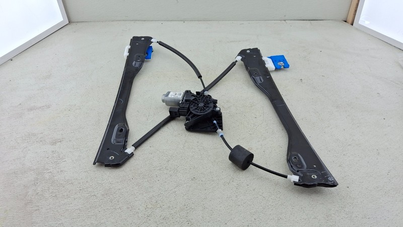 17-22 Chrysler Pacifica FRONT LEFT PASSENGER Door Window Regulator MOTOR OEM