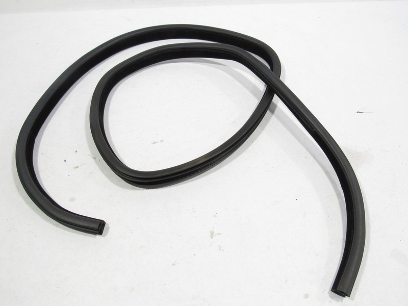 17-22 Land Range Rover Sport 2018 L494 Rear Left Door Body Seal Wetherstrip |