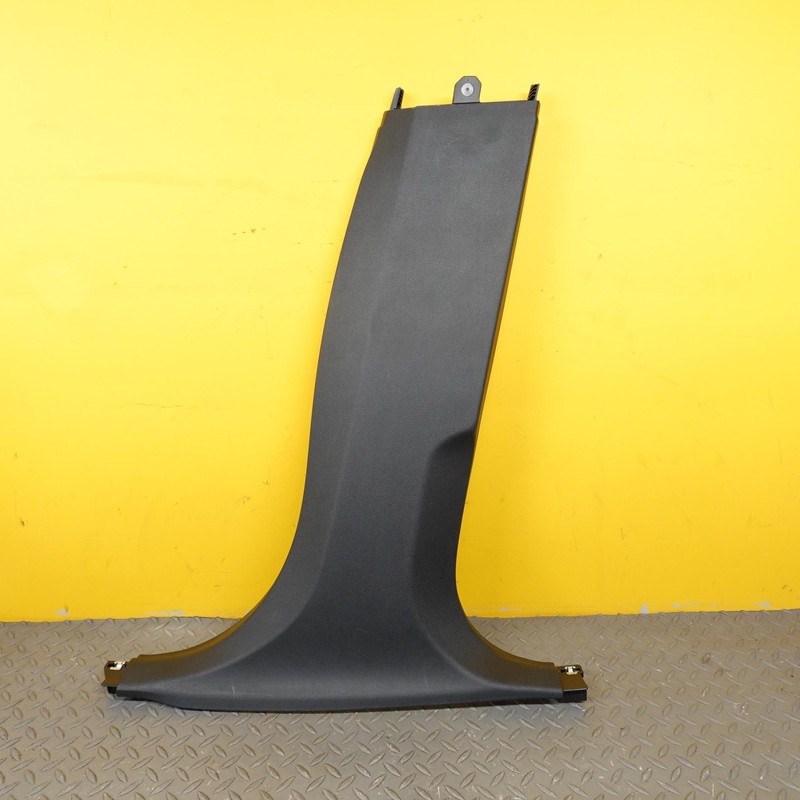 2023-2026 BMW X2 X1 U10 U11 RIGHT SIDE B PILLAR LOWER TRIM COVER PANEL 9462134