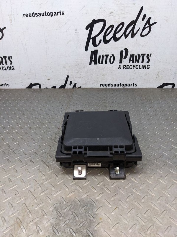 CTS NEW 2014 Fuse Box Engine 1167166