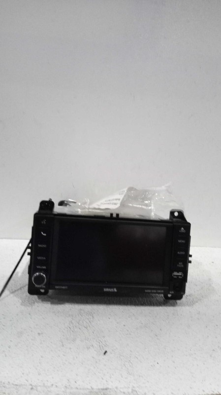 2013 Jeep Grand Cherokee Infotainment Display OEM Silver 101k Miles Laredo