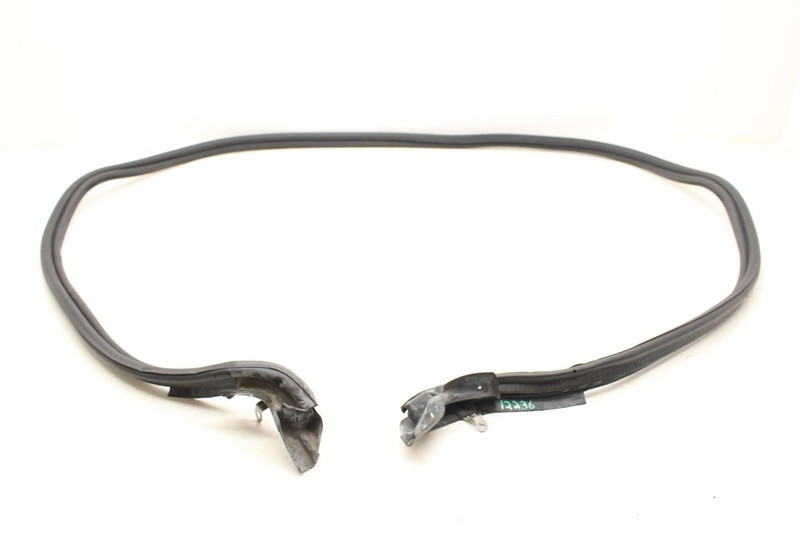 2014-2016 BMW 435i Convertible Trunk Lid Weather Seal