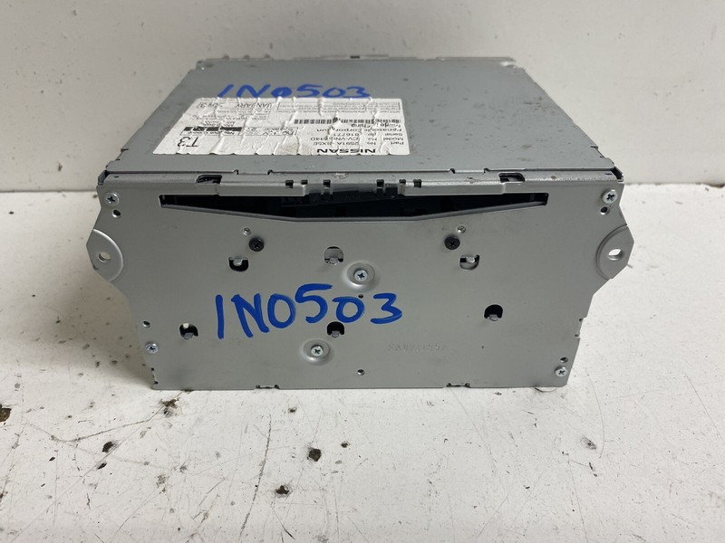 2013-2014 Nissan Pathfinder Radio Stereo NON-NAV NON-BOSE Single Disc CD Player